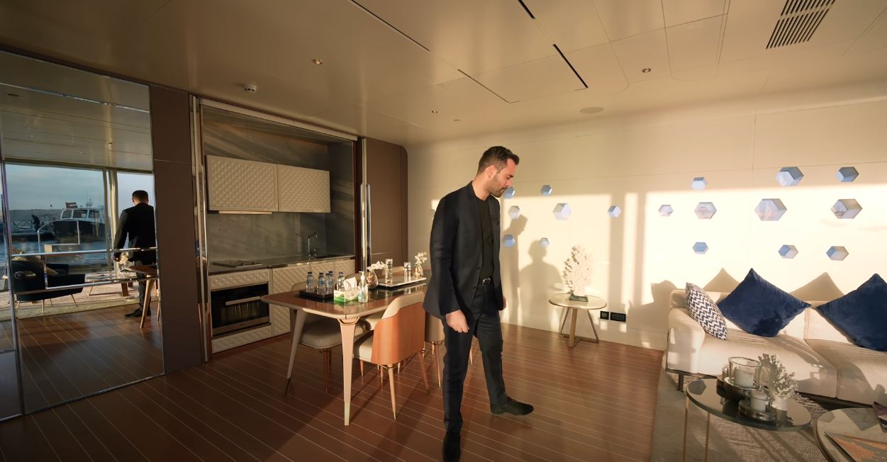 Floating Seahorse Villa Is the First of Its Kind Has Underwater Bedroom and Coral Garden - 5701