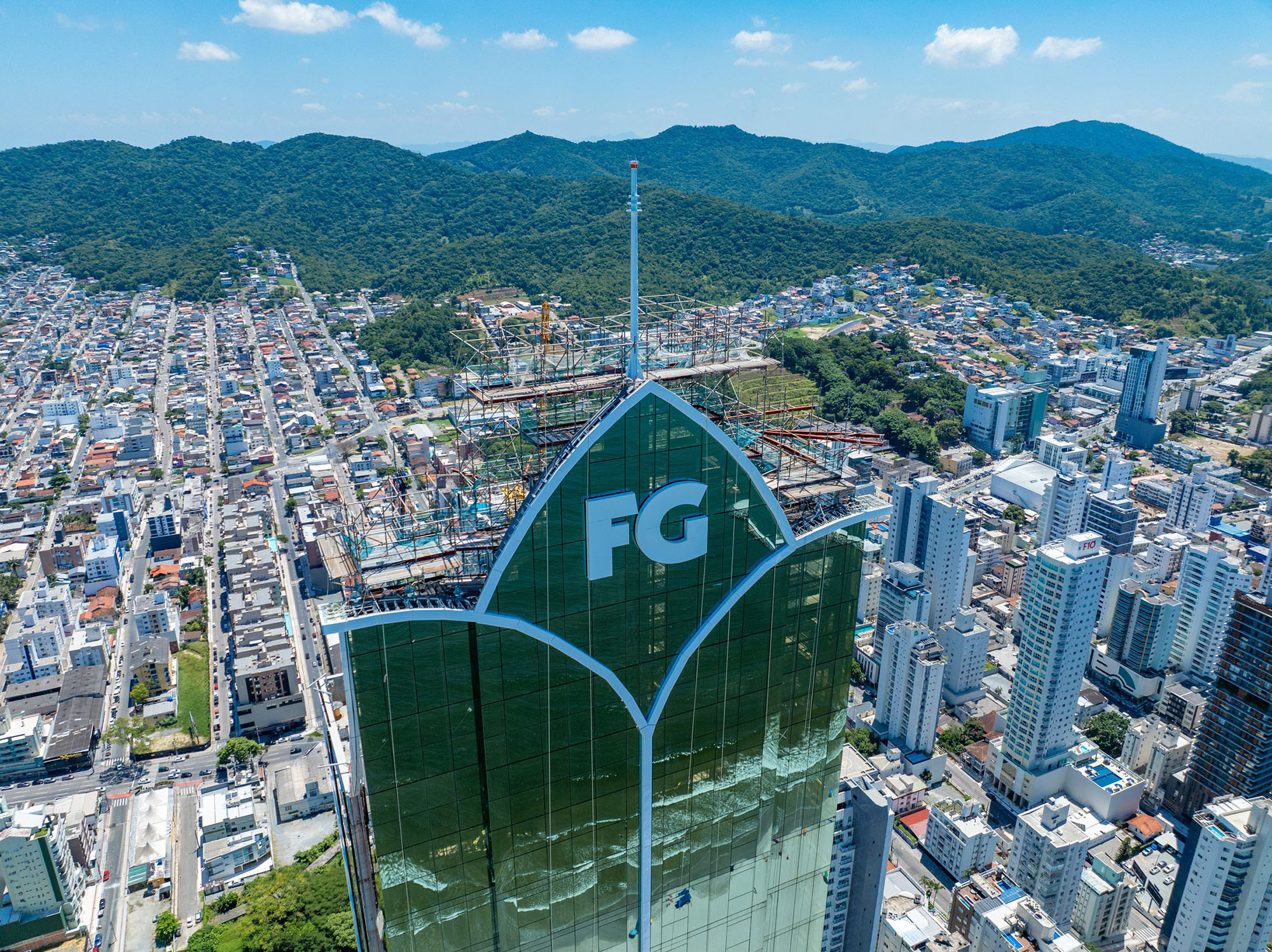 beamless skyscraper nears completion in balneario camboriu - 24930