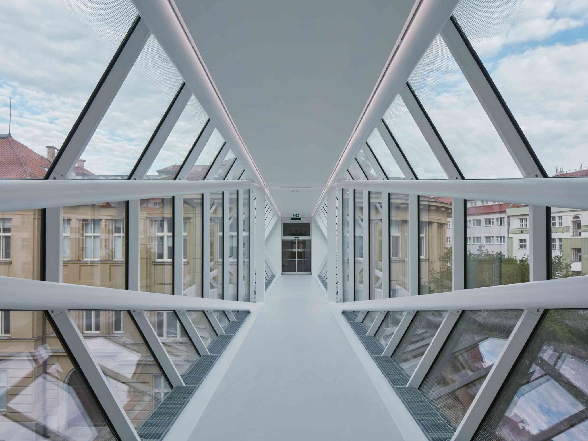 6 Spectacular Skybridges Uplifting the Urban Landscape - 14226