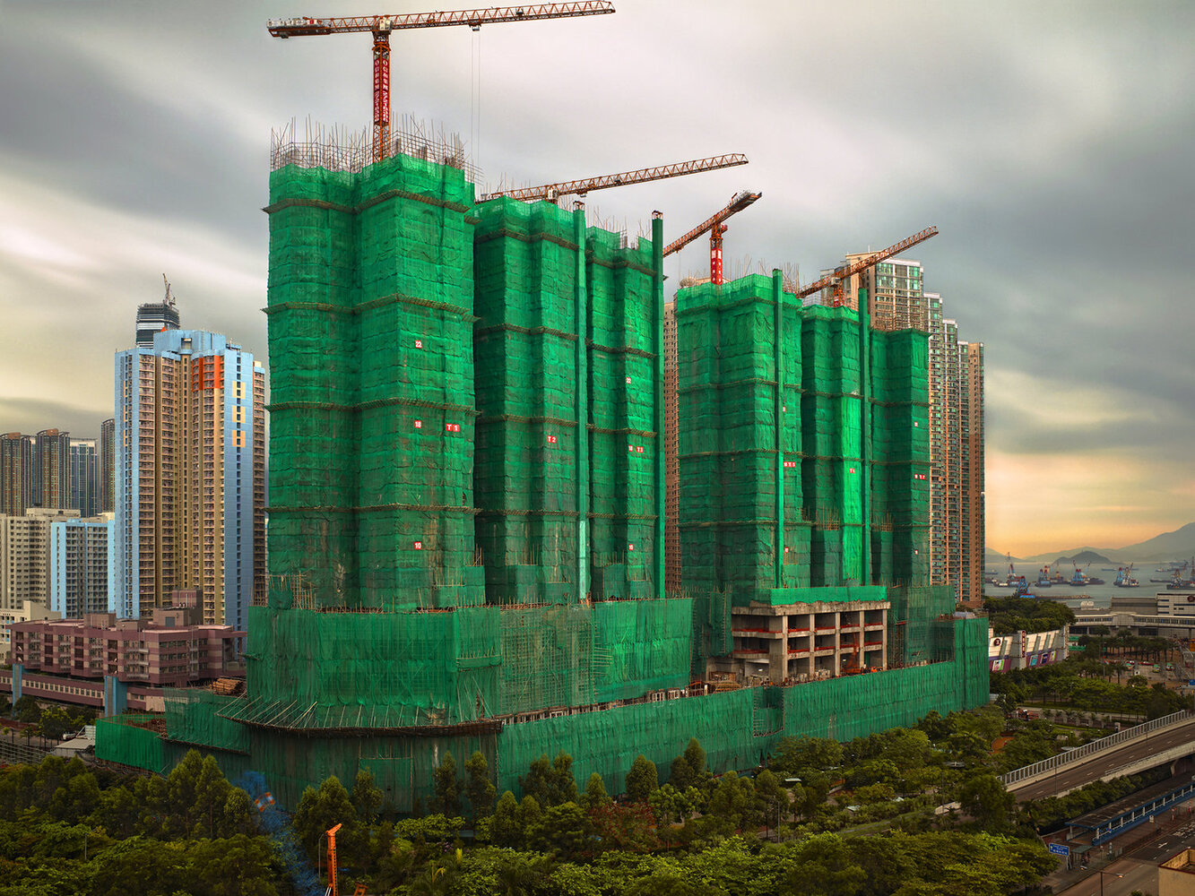 The Architectural Language of Scaffoldings in Cityscapes Exploring the Impact of These Temporary Structures - 13681