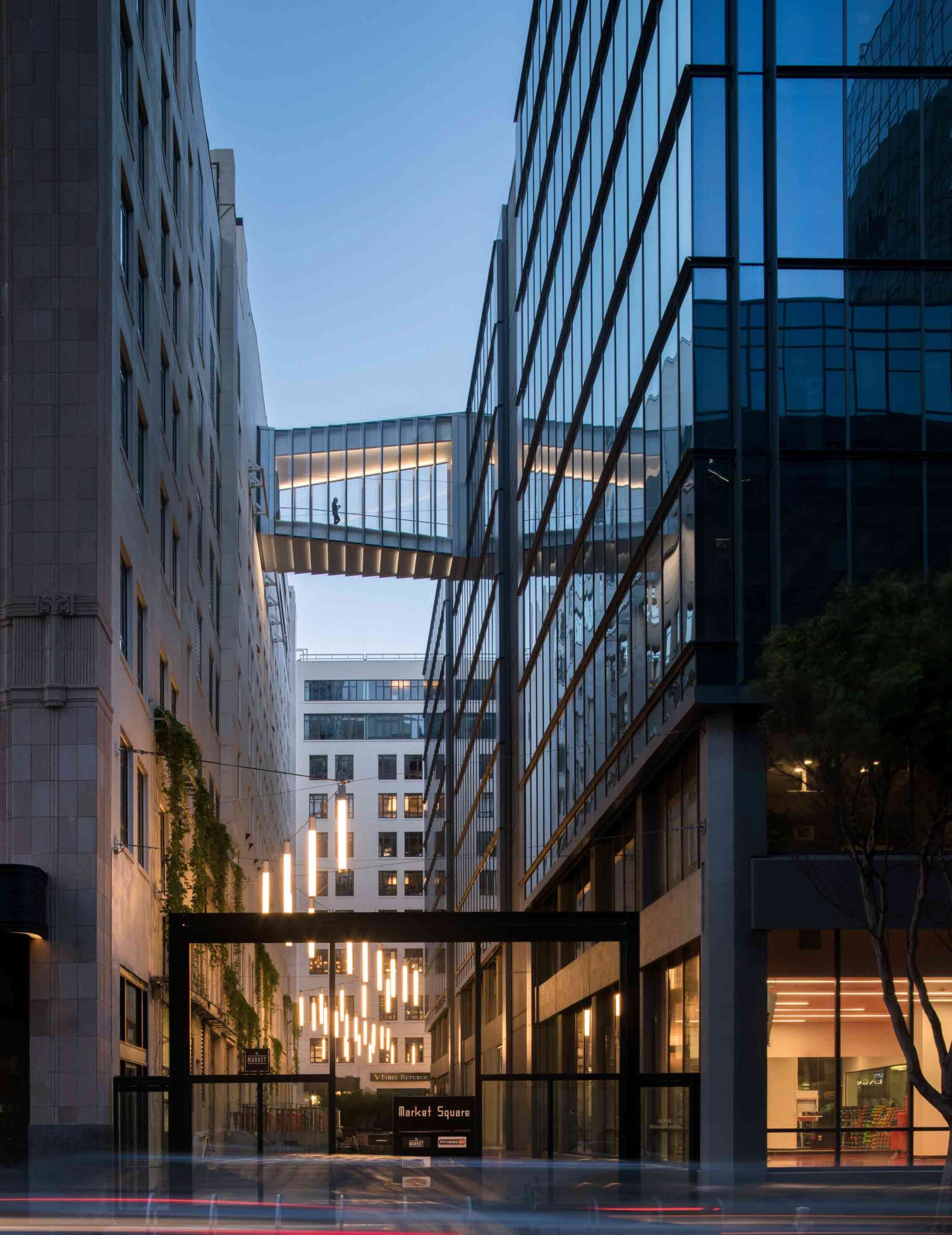 6 Spectacular Skybridges Uplifting the Urban Landscape - 14220