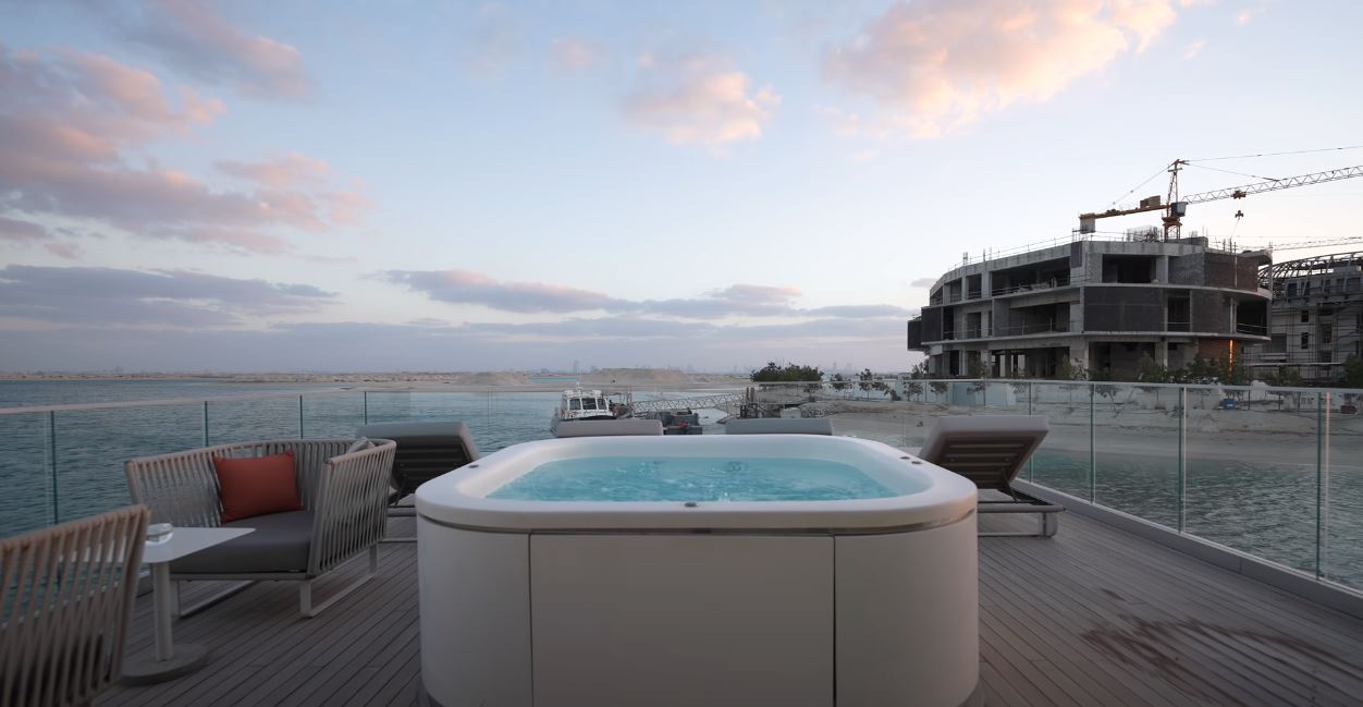 Floating Seahorse Villa Is the First of Its Kind Has Underwater Bedroom and Coral Garden - 5704
