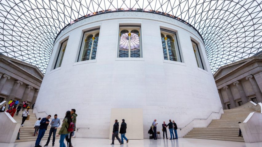 از معماران خواسته شد که به دلیل عدم تامین بودجه شرکت نفت بریتانیا،روی پروژه بازسازی موزه بریتانیا کار نکنند. 