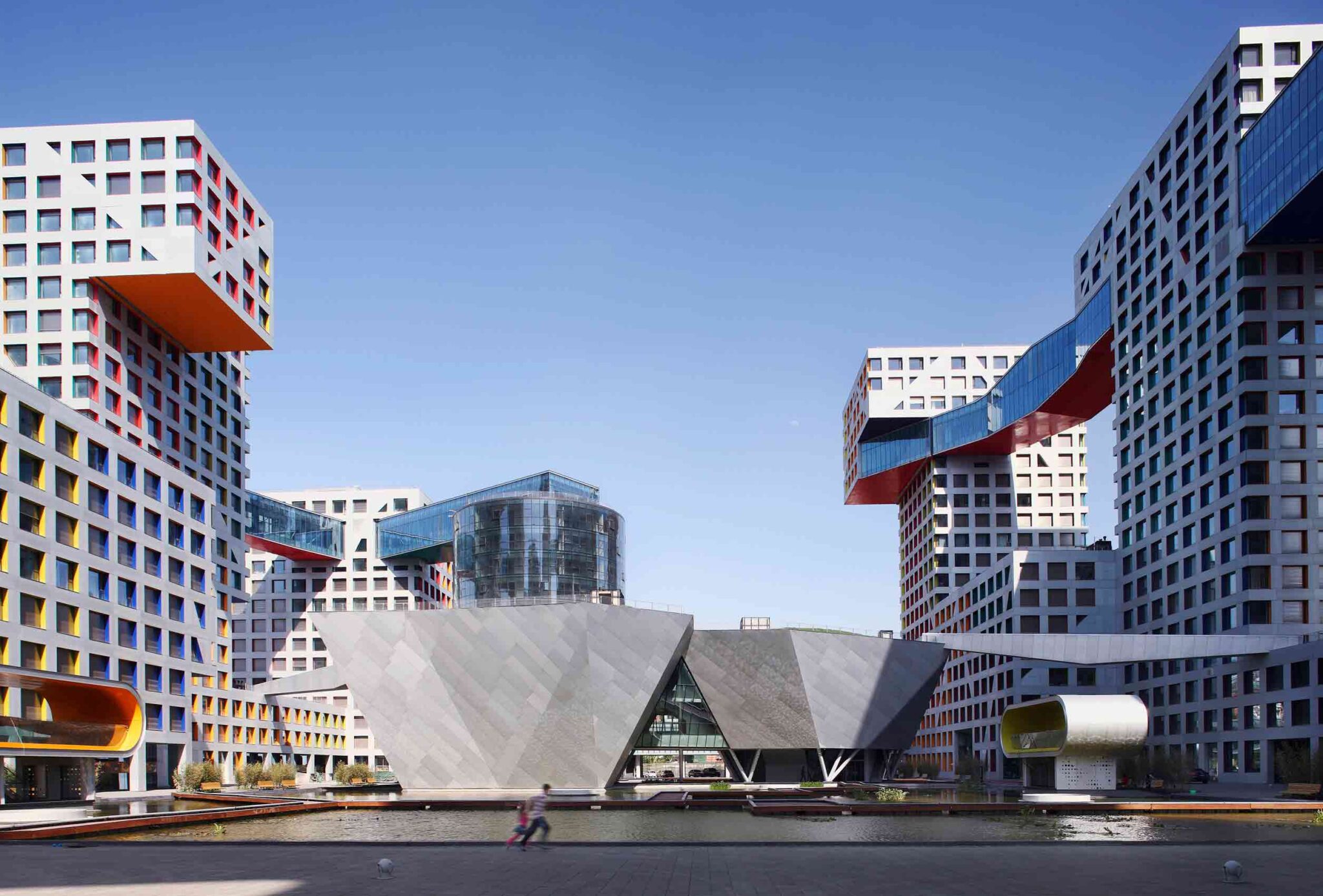 6 Spectacular Skybridges Uplifting the Urban Landscape - 14225