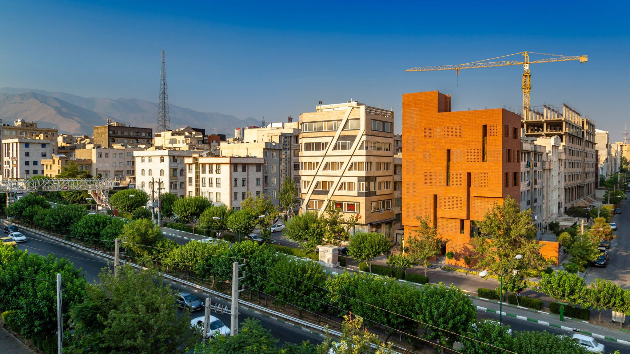 به مناسبت برنده شدن گروه معماری هوبا در جایزه معمار نوظهور بینالمللی RIBA در سال ۲۰۲۱، ما ده پروژه این استودیوی معماری مستقر در تهران را گردآوری کردهایم.