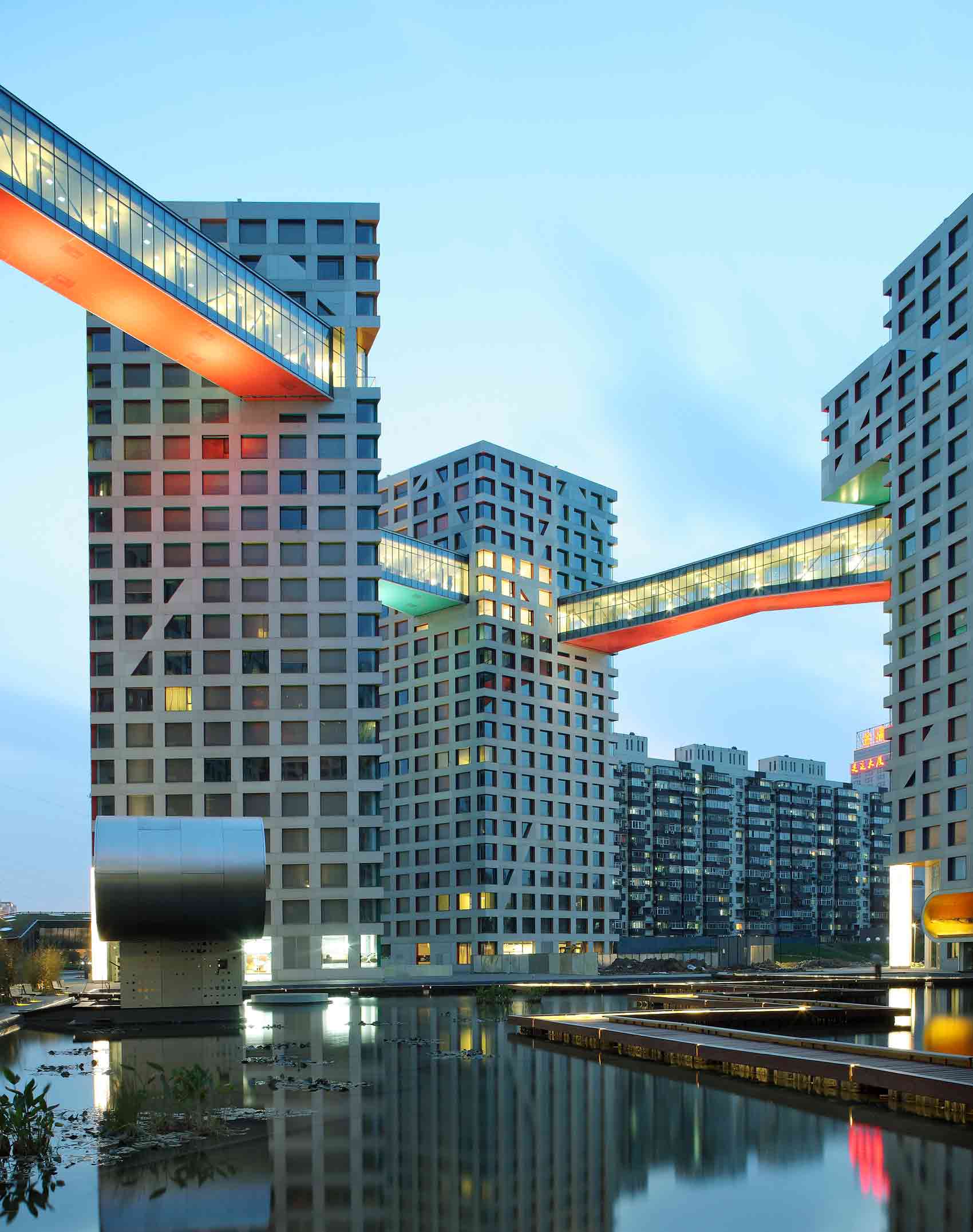 6 Spectacular Skybridges Uplifting the Urban Landscape - 14229