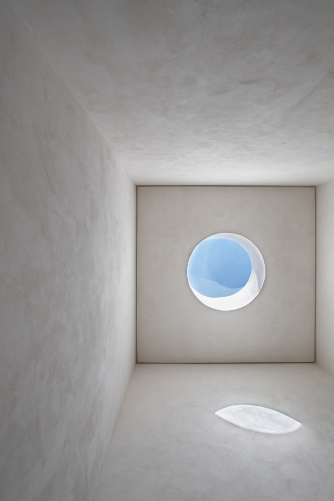 Functional And Symbolic Circular Skylights in Homes and Public Buildings - 10753