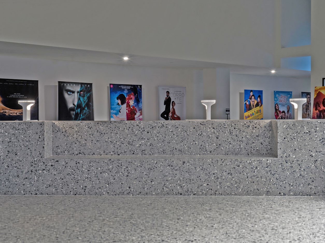 Innovative Ceramic Surfaces for a Healthy Return to Movie Theaters - 5419