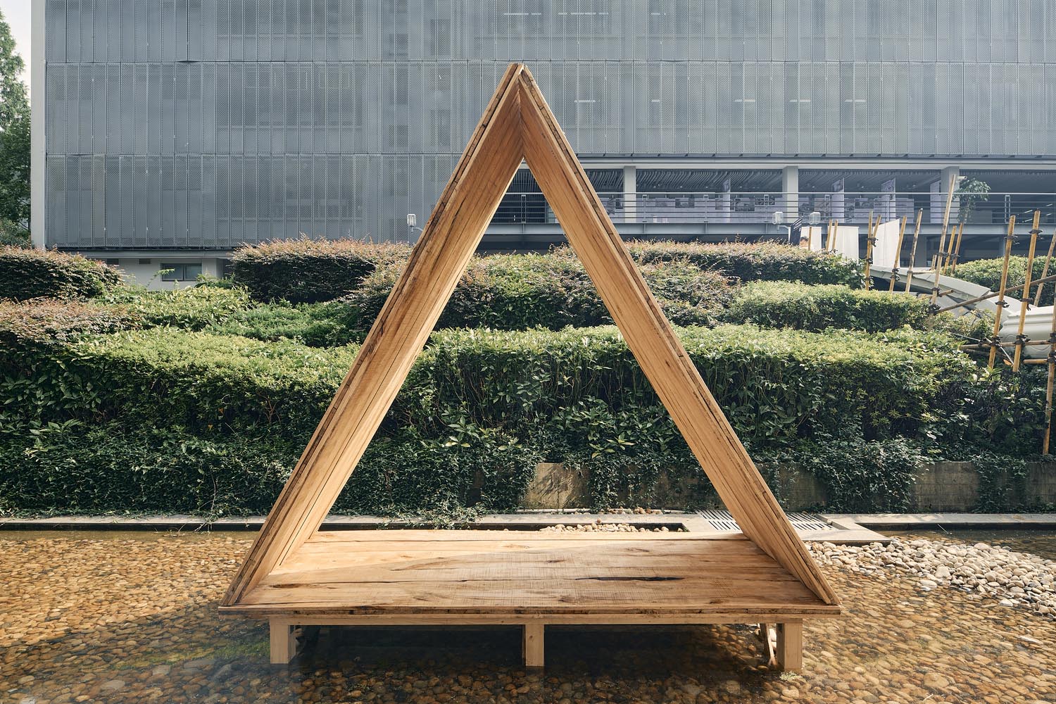 Minimizing Wood Waste by Respecting Its Natural Form Through AI - 14126
