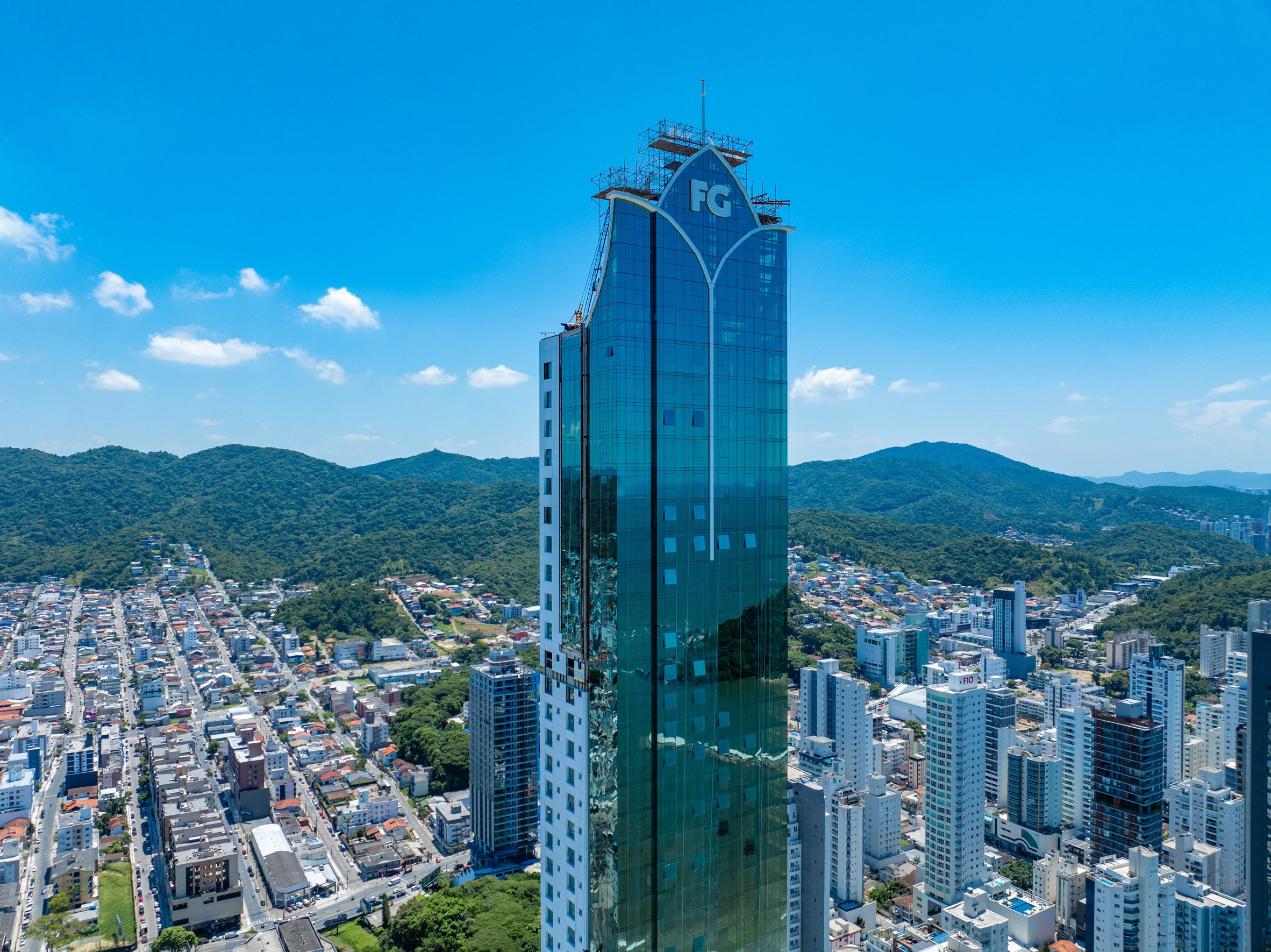beamless skyscraper nears completion in balneario camboriu - 24937
