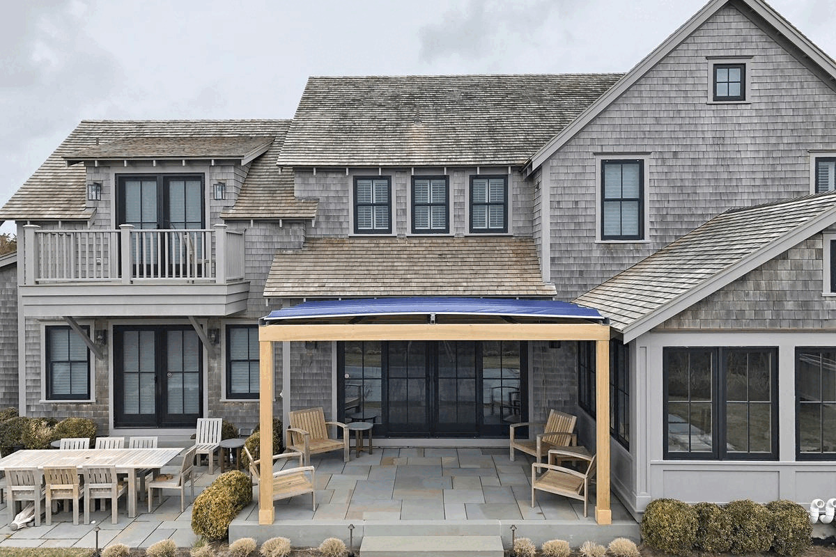 Four Retractable Shade Solutions for Residential Exteriors - 13713