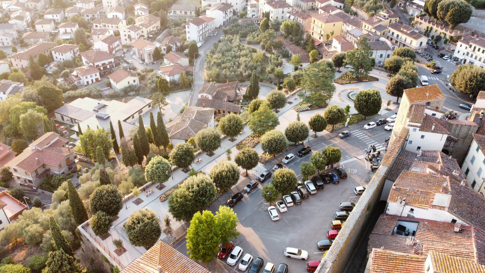 Piazza Matteotti Public Gardens Pool landscape - 20564