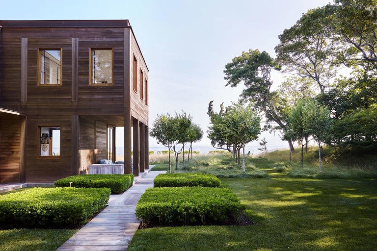 خانهی «هَمپتون بیز» متعلق به ماری و فِردریک مال، توسط معماران Selldorf طراحی شده است.