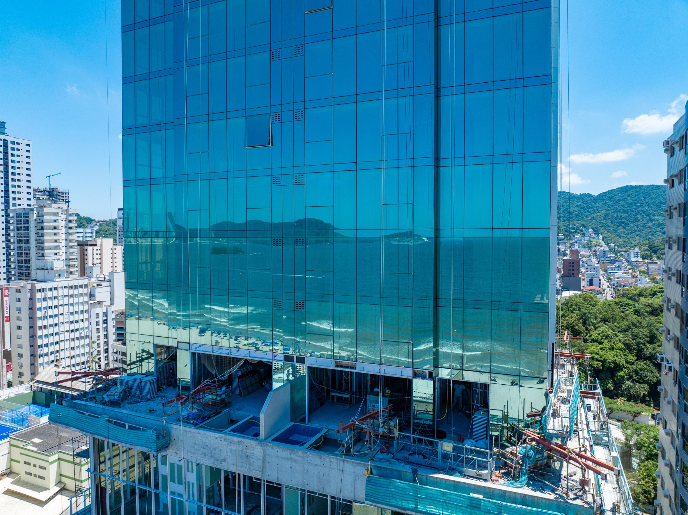 beamless skyscraper nears completion in balneario camboriu - 24934