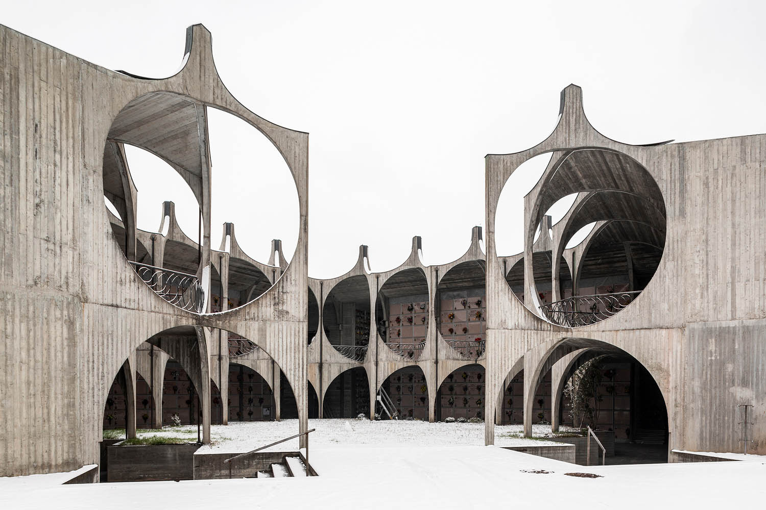 Between Geometric Shapes and Raw Materials The Case of Brutalism in Italy - 14519