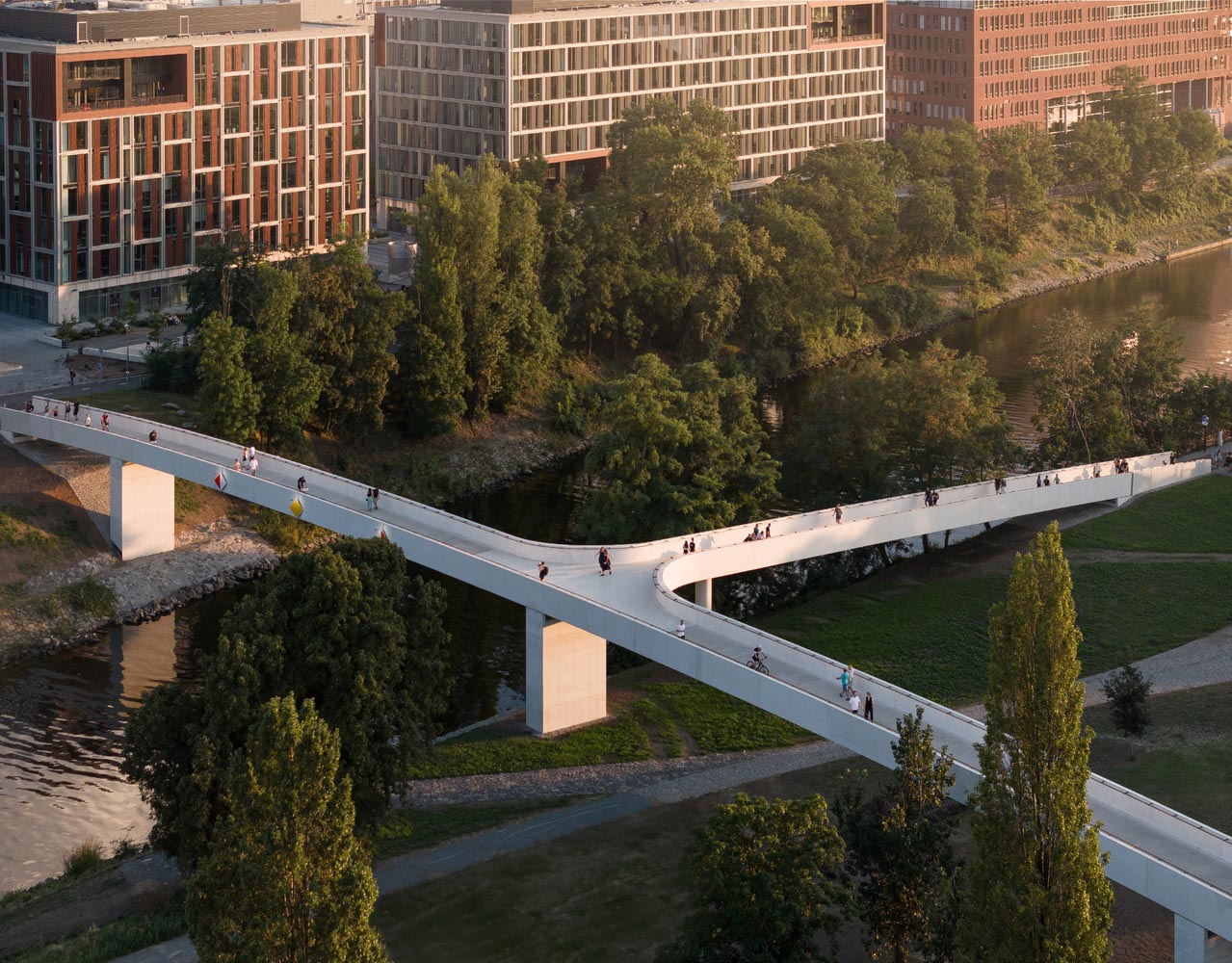 پل معلق پراگ طراحی شده توسط شرکت Brigde Structures و شرکت معماری Blank Architekti s.r.o