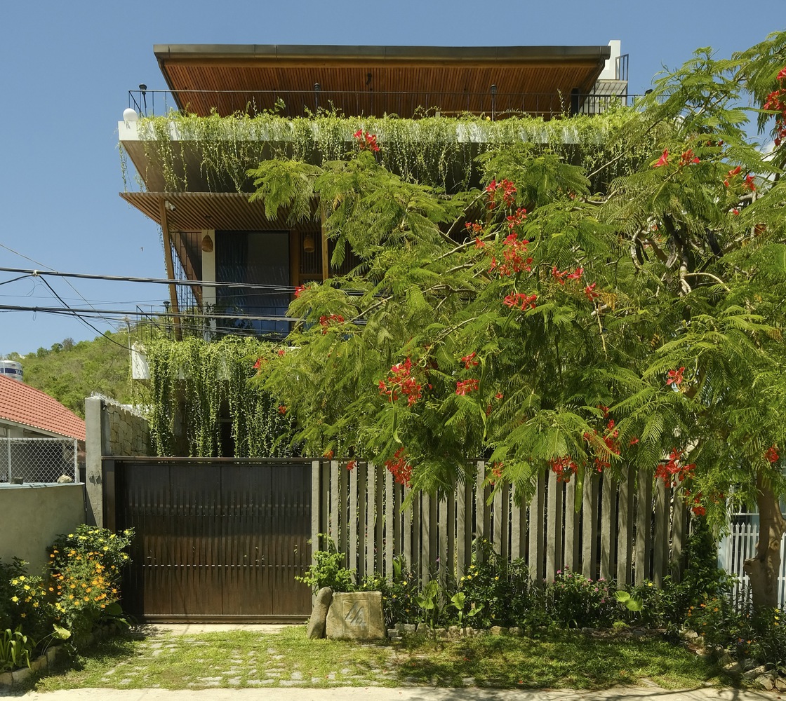 خانه کنار رودخانه طراحی شده توسط شرکت معماری  Chơn.a