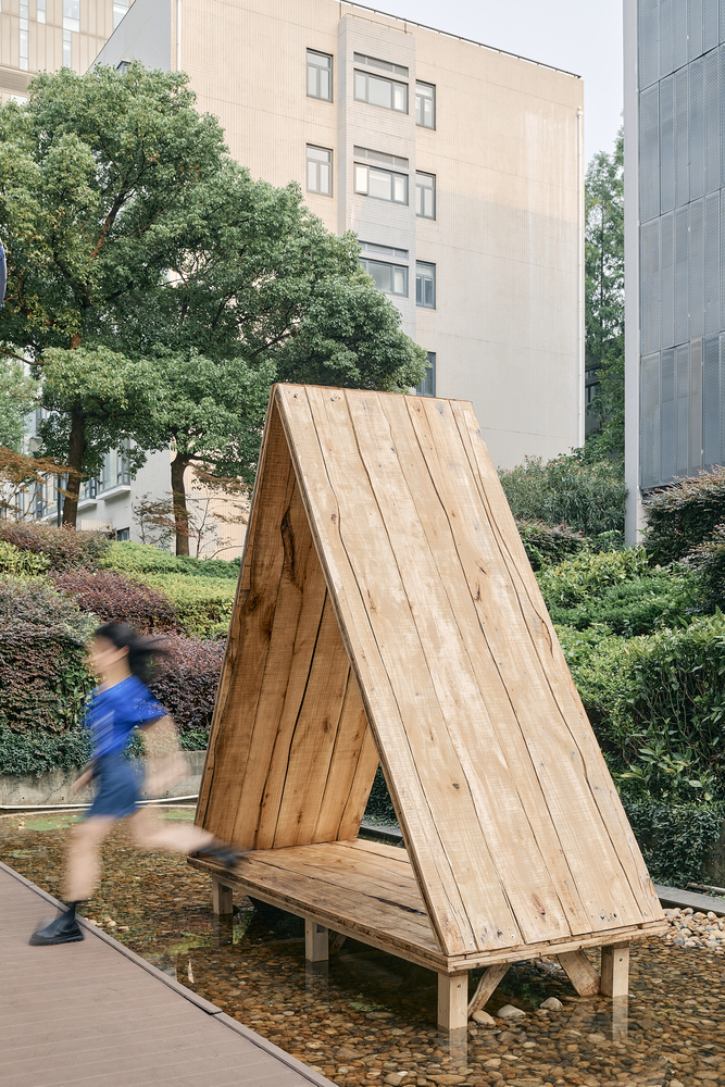 Minimizing Wood Waste by Respecting Its Natural Form Through AI - 14128