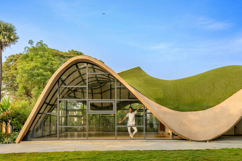 undulating green roof conceals cocoon pre primary school in india mimicking a hillside - 22224