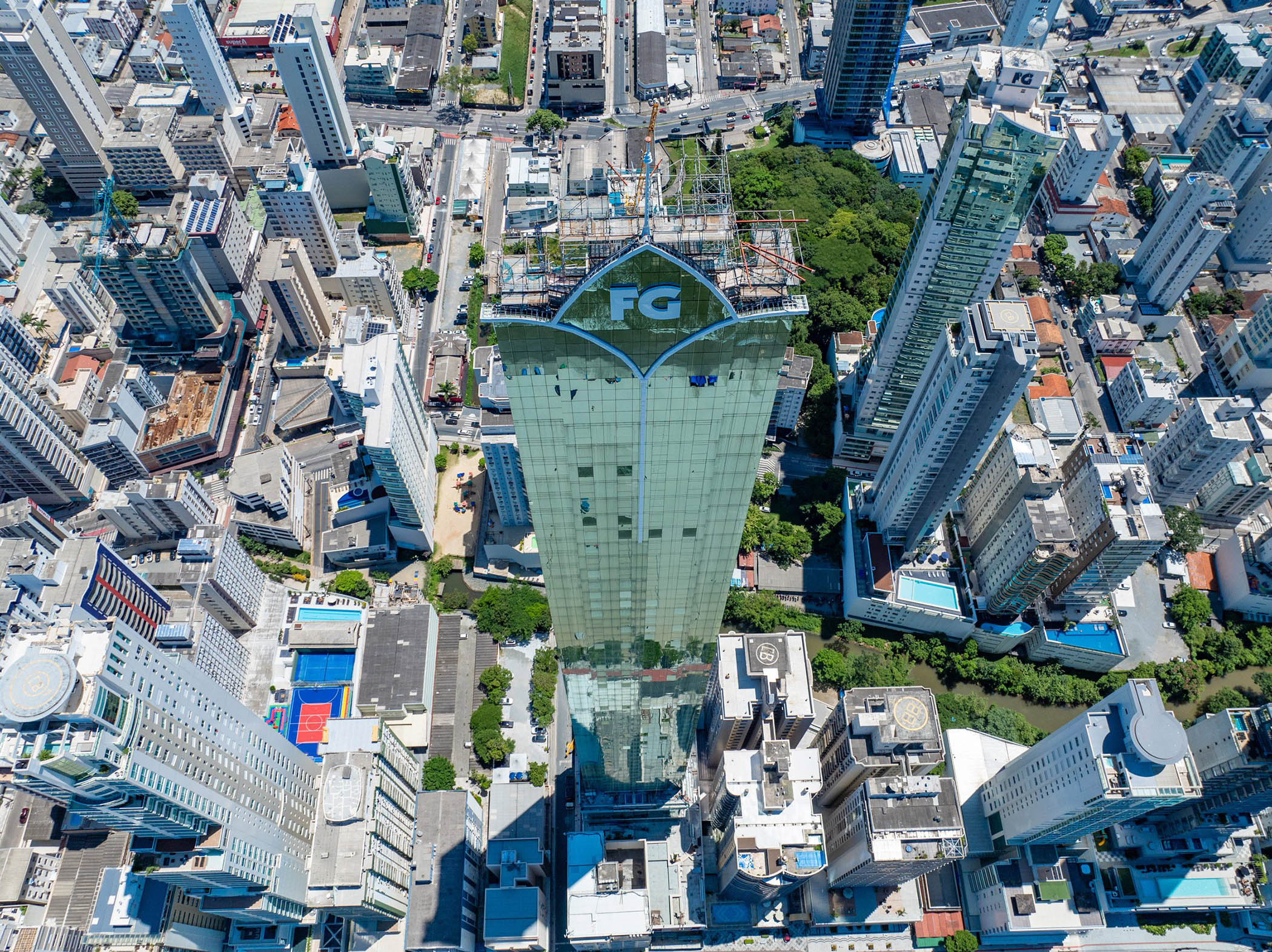 beamless skyscraper nears completion in balneario camboriu - 24931