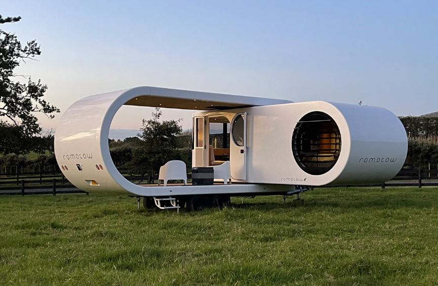 THIS TRAVEL TRAILER SWIVELS 90DEGREES TO TRANSFORM FROM CLOSED CABIN INTO OPEN LIVING TINY HOME - 10936