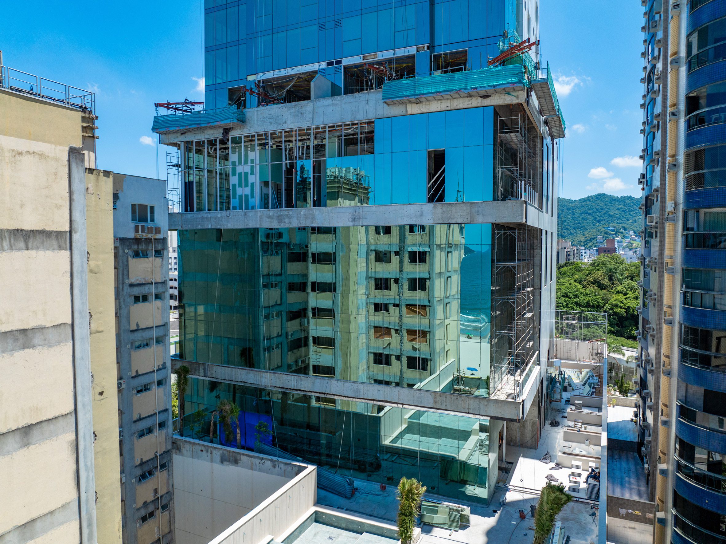 beamless skyscraper nears completion in balneario camboriu - 24932
